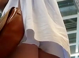Shopping store no pantie