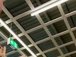 Shopping store no pantie