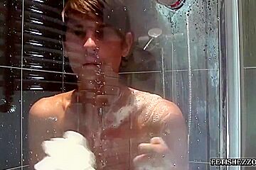 Shower Selfcam Ton Boys