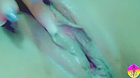Single Putting The Sex Toy In The Aggressive Anal