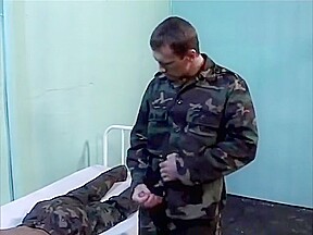Soldat Absent Sans Permission Arrete Et Baise