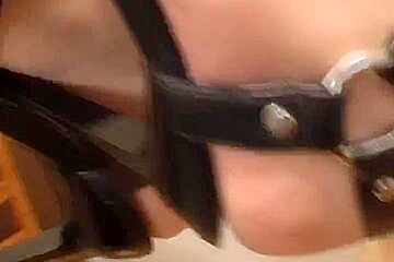 Sporty legs in foot fetish action