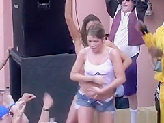 Spring Break Titty Shake