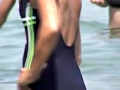 Spying candid asses in latex of matures in the water 07c