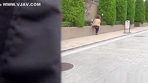 Strange japanese urinates