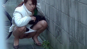 Strange japanese urinates