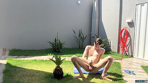 Stroking In The Sun With Henry - Henry Evans