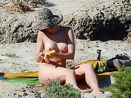 Stunning Nudist Girl Caught Creaming