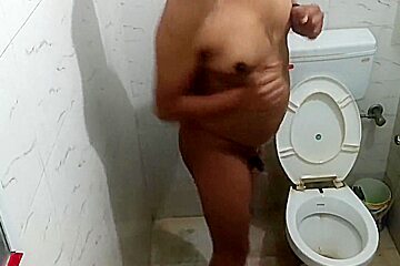 Sunday Ko Nangapan Karte Hue Washroom Me