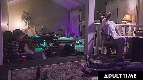Teen 18+ Watches Lesbians Fuck At College Party