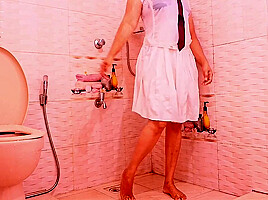 The School Girl Took Off Her Clothes While Taking A Shower