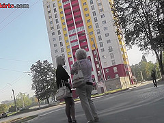 Thong of a sexy lady seen in free upskirt video