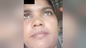 Today Exclusive- Horny Village Bhabhi Showing Her Pussy On Video Call