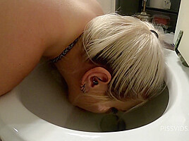 Toilet Slut - PissVids