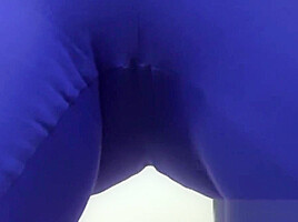 UK milf Josie toys her hairy fanny on toilet
