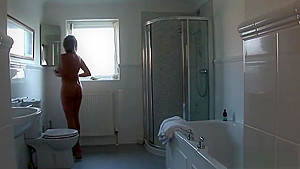 Unfaithful british mature lady sonia presents her big tits