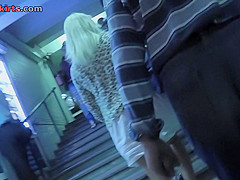 Upskirting video shows an amazing bubble butt