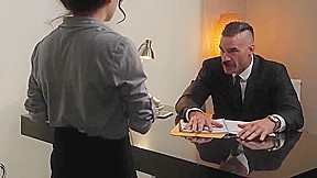 Veronica Valentine creampied secretary