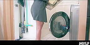 Washing Machine MILF Orgasms - MYLF