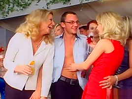 Wet Twat Feast At An Lesbian Sex Party
