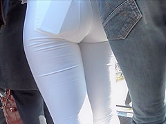 Young milf got a jiggle butt