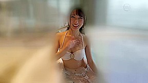 【神エロボディハメ潮大噴射】見た目は清楚だけど中身はドスケベなモデル級美女登場！可愛い笑顔に美白肌の超美乳、ぷるぷるの美尻を兼ね備えた極上ボディ！いきなりエロ顔バキュームでフェラ抜きごっくん♪