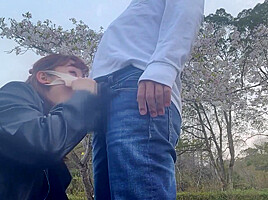 『素人女子大生野外sex』お昼の公園で散歩お花見しながら種付け中出し野外sex！彼女調教/素人カップル/歳の差/美少女/スタイル抜群/色白美乳/リアルハメ撮り/english Subtitles