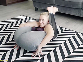 flexi milf gets all holes filled