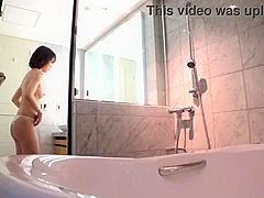 ブラからオッパイを出して乳首を摘みながら揉み足を広げて手マンにデンマを当てフェラをして嵌めています。