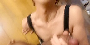 il pete le cul d une belle travestie