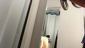 je me gode dans la cabine d essayage