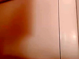 ladadance maturbating and squirting