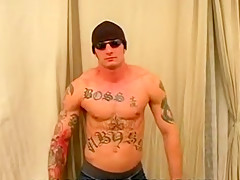 muscle man Shawn paul jacks off