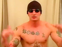 muscle man Shawn paul jacks off
