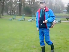 nlboots - walking throughout the park