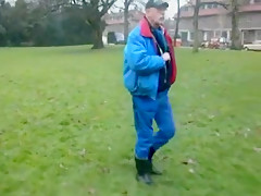 nlboots - walking throughout the park