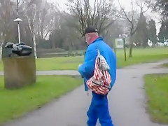 nlboots - walking throughout the park