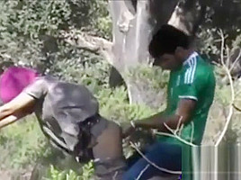 زانق خطيبته فى الغابة وهاريها نيك