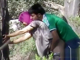 زانق خطيبته فى الغابة وهاريها نيك
