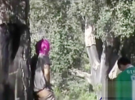 زانق خطيبته فى الغابة وهاريها نيك