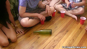 teens 18+ Shacking Up During College Party
