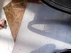 upskirt teen 18+ on escalator (1)