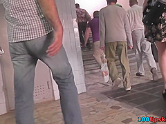 upskirt vid of a super-hot brunette's ass
